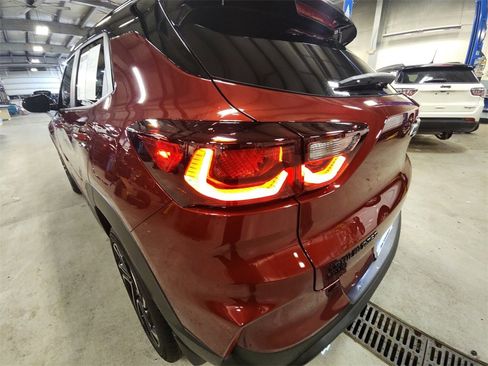 Certified 2025 Chevrolet TrailBlazer RS w/ Convenience Package image 30