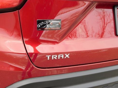 Used 2025 Chevrolet Trax LT image 35