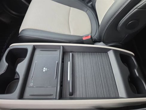 Used 2025 Honda Odyssey Elite image 47