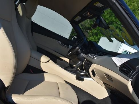 Used 2009 BMW Z4 sDrive30i RWD image 14