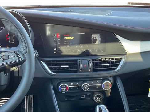 New 2025 Alfa Romeo Giulia w/ Driving Assist Package image 7