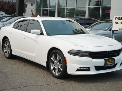 Used 2015 Dodge Charger SXT w/ AWD Plus Group image 7