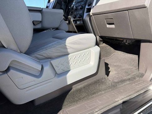 Used 2011 Ford F150 XLT w/ XLT Chrome Pkg RWD image 30