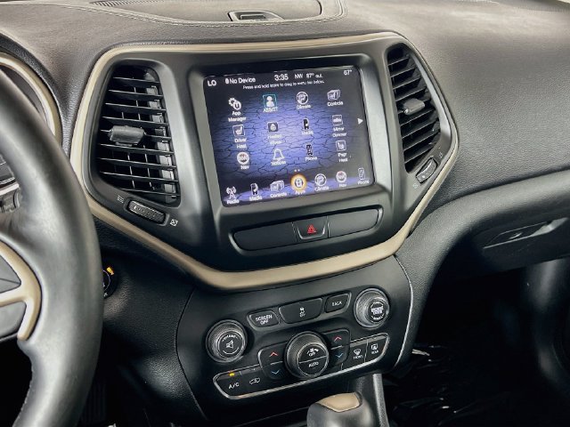 Used 2015 Jeep Cherokee Limited AWD/4WD image 17