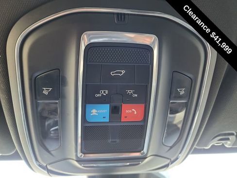 Used 2024 Jeep Wagoneer Series III image 45