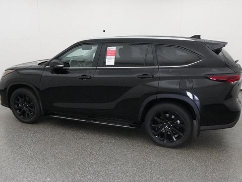 New 2026 Toyota Highlander XLE image 4