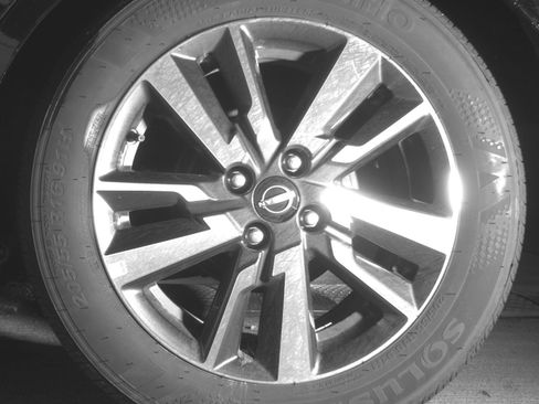 Used 2025 Nissan Versa SV FWD image 14