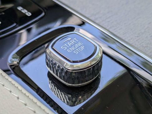 Certified 2024 Volvo XC90 T8 Plus AWD/4WD image 44