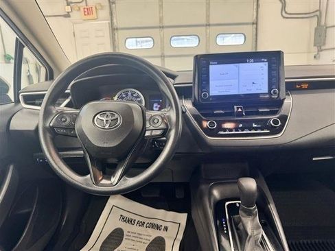Used 2022 Toyota Corolla LE FWD image 18