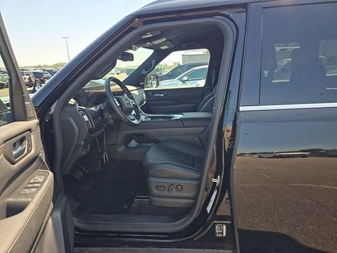 Certified 2025 Nissan Armada SL w/ Captain's Chari Seat Package AWD/4WD image 7