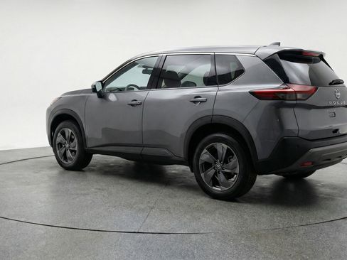Used 2025 Nissan Rogue SV image 6