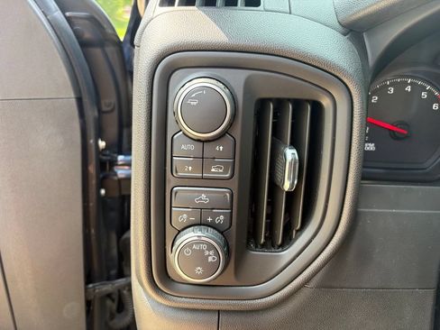 Used 2021 Chevrolet Silverado 1500 Custom AWD/4WD image 3