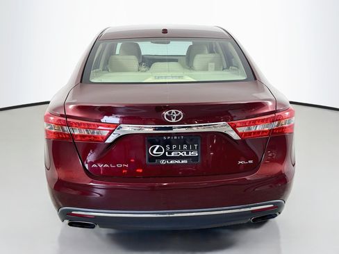 Used 2018 Toyota Avalon XLE Premium w/ Carpet Mat Package FWD image 6