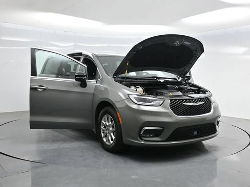 Used 2025 Chrysler Pacifica Select FWD image 52
