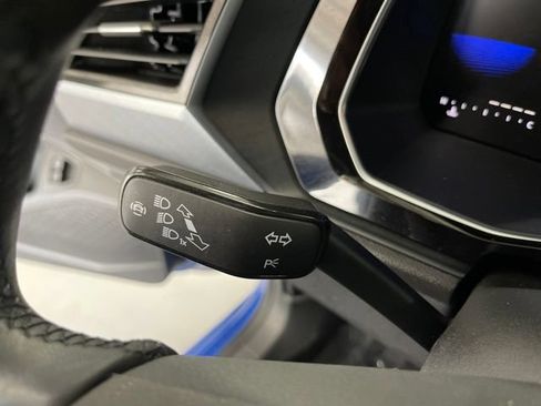 Used 2023 Volkswagen Jetta SE w/ Panoramic Sunroof Package FWD image 19