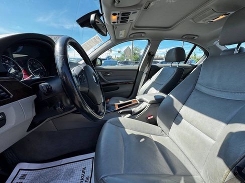 Used 2011 BMW 328i xDrive Sedan w/ Premium Pkg AWD/4WD image 10