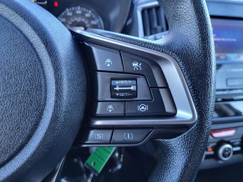 Used 2021 Subaru Crosstrek 2.0i image 17