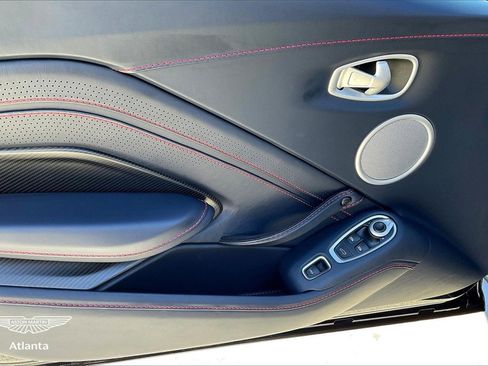 Used 2021 Aston Martin V8 Vantage Roadster image 19