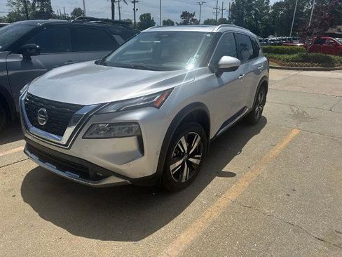 Certified 2021 Nissan Rogue Platinum FWD image 1