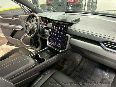 Used 2025 GMC Acadia Elevation w/ Elevation Premium Package image 28