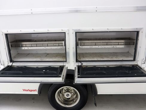 Used 2023 Ford E-450 and Econoline 450 Super Duty w/ Power Windows & Locks Group RWD image 10