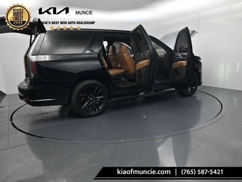 Used 2021 Cadillac Escalade Sport w/ Driver Assist Tech Package AWD/4WD image 65