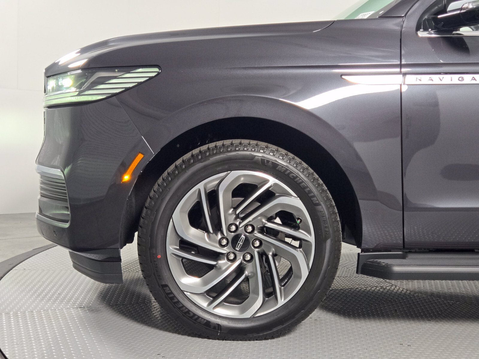 New 2027 Lincoln Navigator Premiere AWD/4WD image 11