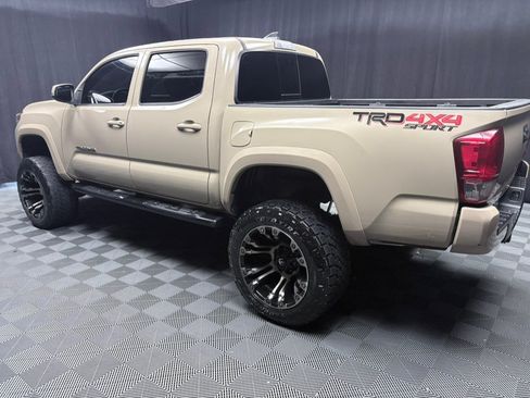 Used 2017 Toyota Tacoma TRD Sport w/ Tow Package (A/T) AWD/4WD image 16