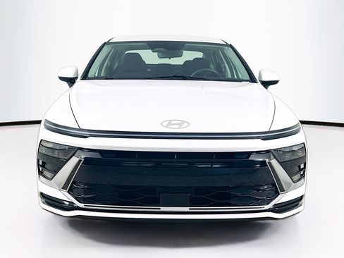 Used 2025 Hyundai Sonata SEL FWD image 2