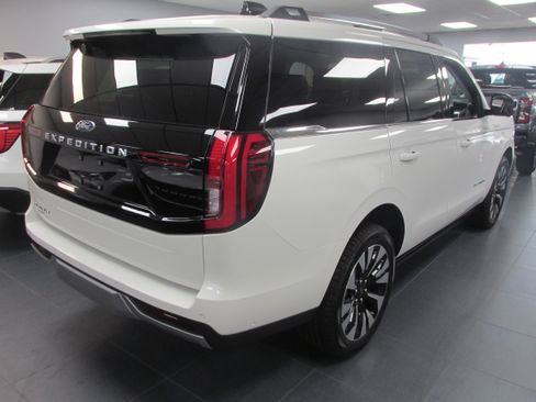 New 2025 Ford Expedition Platinum image 5