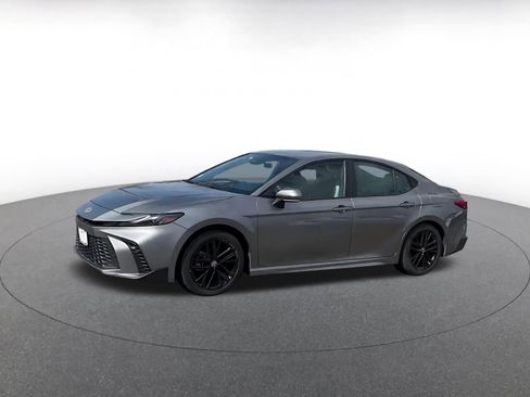 Used 2025 Toyota Camry SE image 8