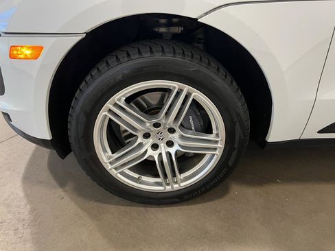 Used 2021 Porsche Macan image 43
