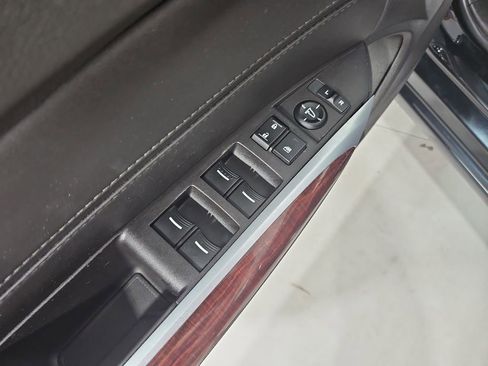 Used 2017 Acura TLX V6 SH-AWD w/ Technology Pkg image 11