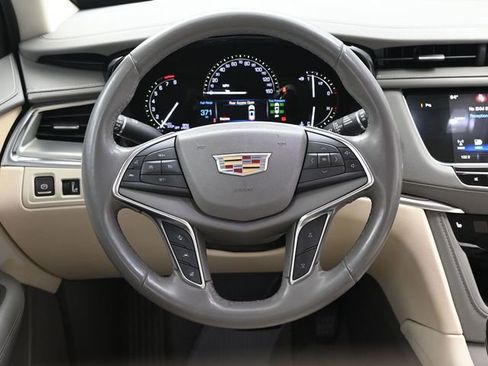 Used 2018 Cadillac XT5 Luxury w/ Driver Awareness Package image 25