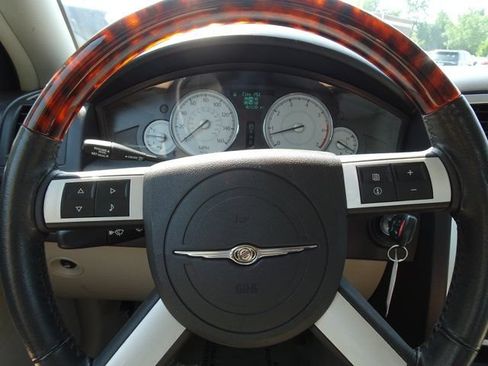 Used 2007 Chrysler 300 C RWD image 18