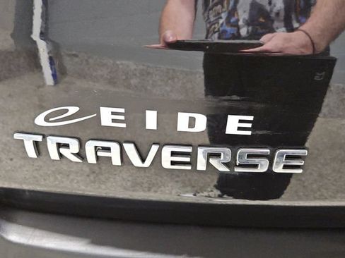 Used 2019 Chevrolet Traverse LT FWD image 39
