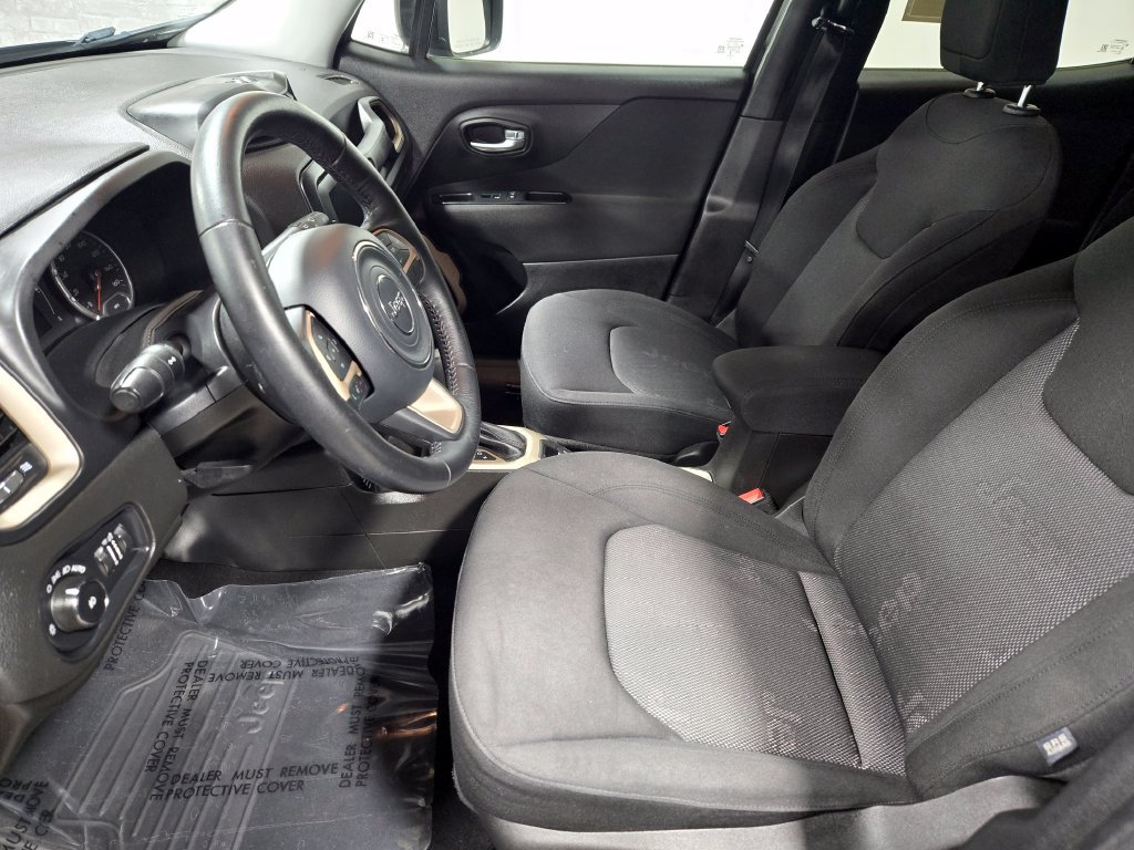 Used 2016 Jeep Renegade Latitude AWD/4WD image 10