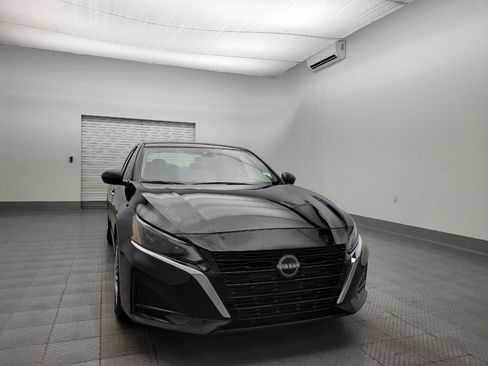 Used 2024 Nissan Altima 2.5 S image 14