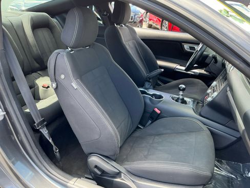 Used 2018 Ford Mustang Coupe RWD image 20