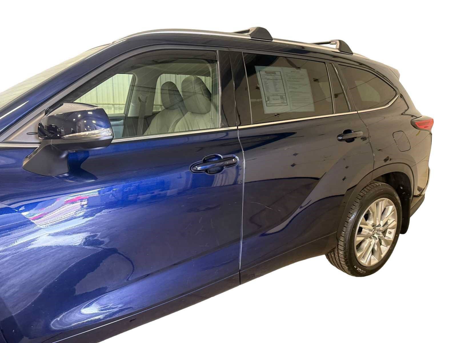 Certified 2021 Toyota Highlander Limited AWD/4WD image 7