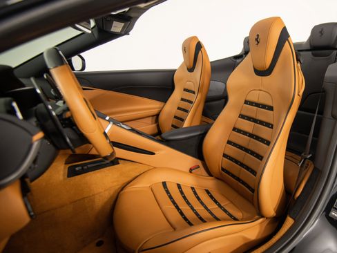 Certified 2025 Ferrari Roma Spider image 13