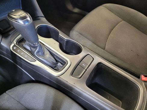 Used 2018 Chevrolet Cruze LT FWD image 26
