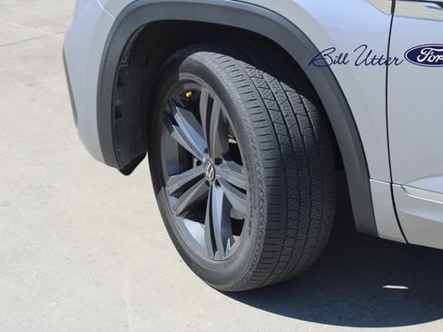 Used 2021 Volkswagen Atlas SE w/ Panoramic Sunroof Package image 9