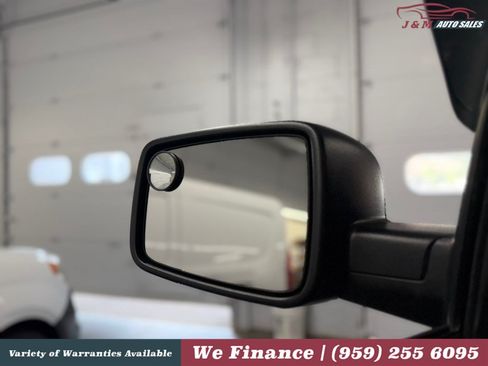 Used 2018 RAM 1500 Express AWD/4WD image 30