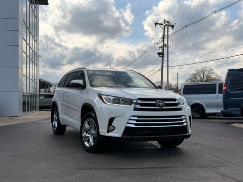 Used 2019 Toyota Highlander Limited image 1