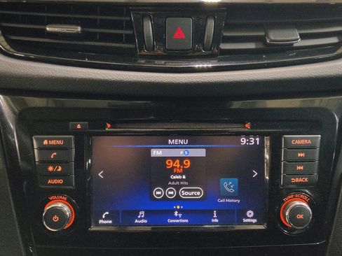 Used 2021 Nissan Rogue Sport S image 25