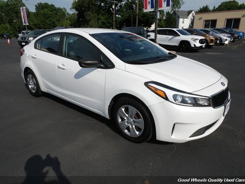 Used 2018 Kia Forte LX w/ LX Popular Package FWD image 3