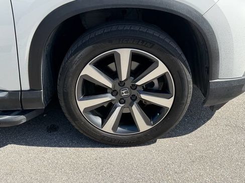 Used 2024 Honda Pilot Touring image 10
