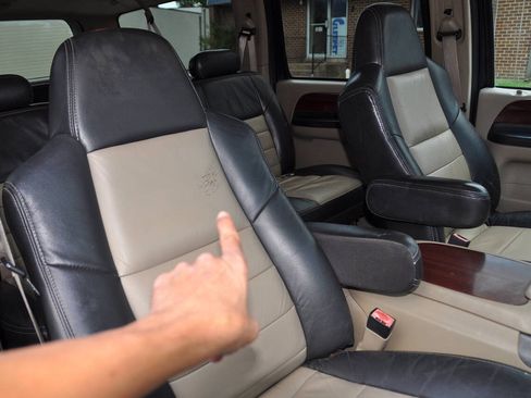 Used 2005 Ford Excursion Eddie Bauer RWD image 28
