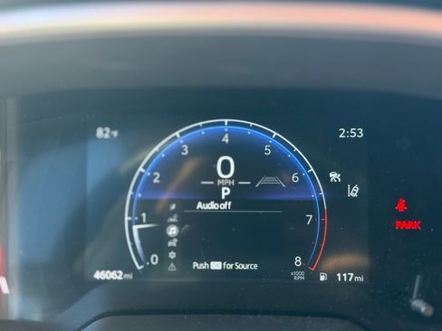 Used 2024 Toyota Corolla Cross XLE w/ Convenience Package image 10